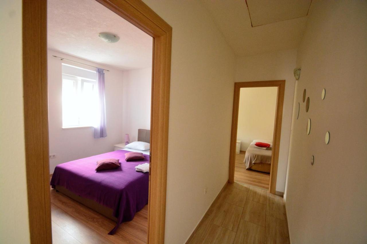 Kala And Tina Apartments Podstrana Eksteriør billede